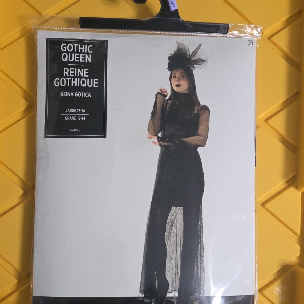 *BRAND NEW* Gothic Queen Black Costume